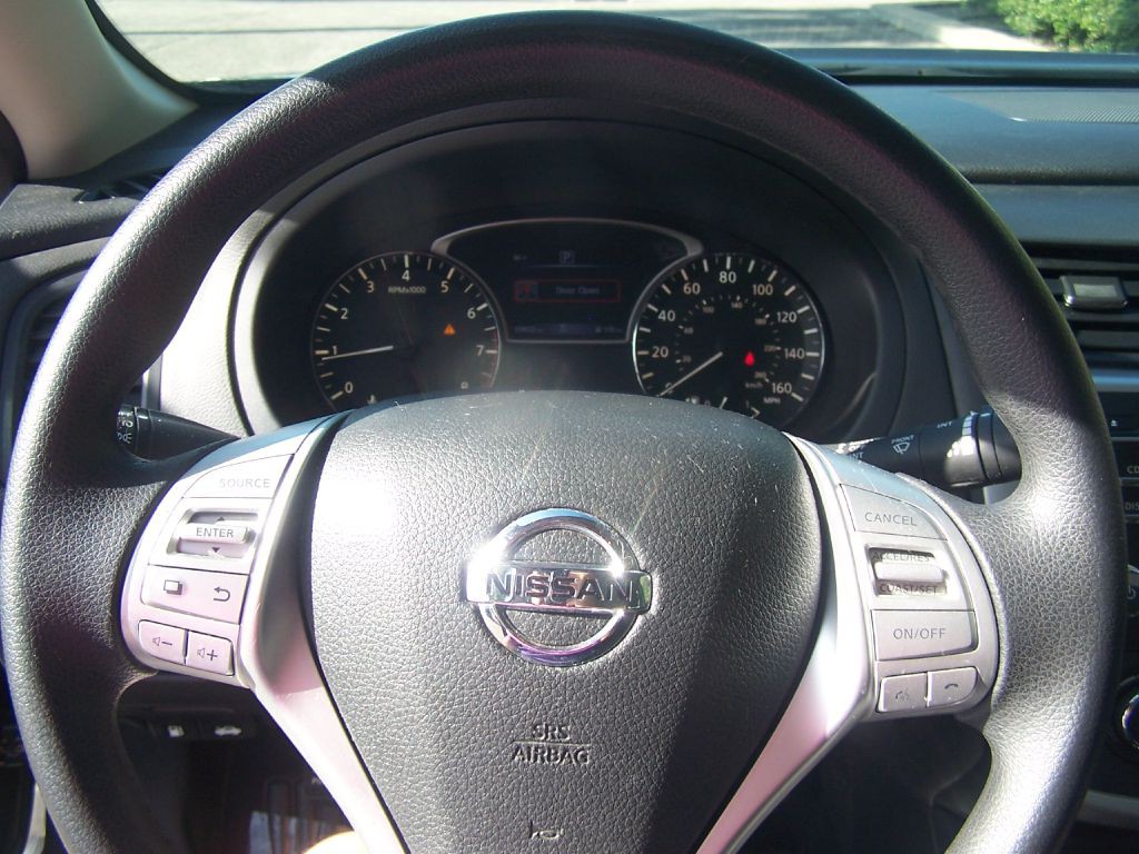 2018 Nissan Altima Image 11