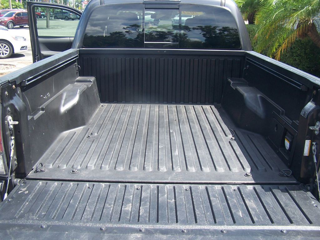 2021 Toyota Tacoma Image 10