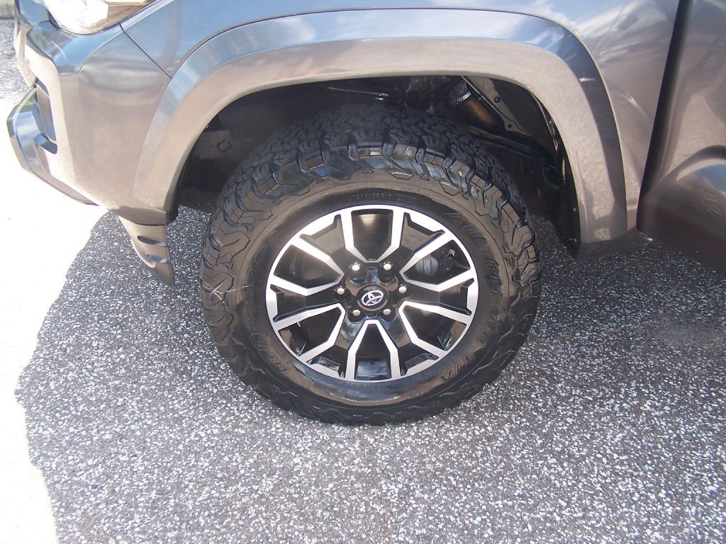 2021 Toyota Tacoma Image 14