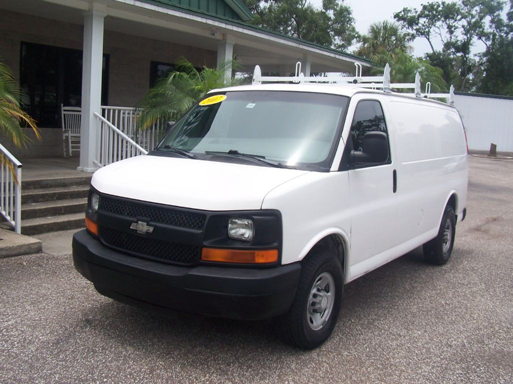 2007 Chevrolet Express Image 2