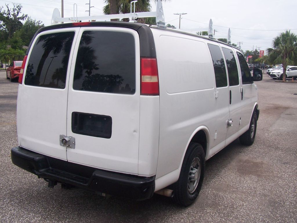 2007 Chevrolet Express Image 4