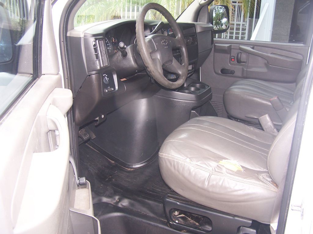 2007 Chevrolet Express Image 6
