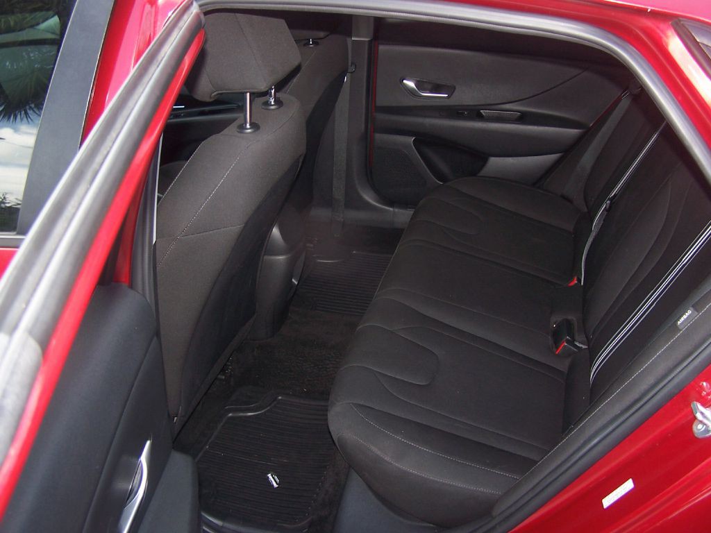 2024 Hyundai Elantra Image 6