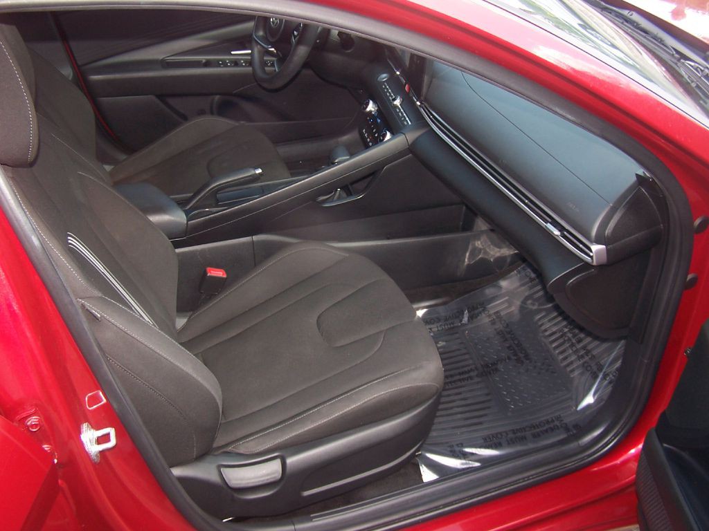 2024 Hyundai Elantra Image 7