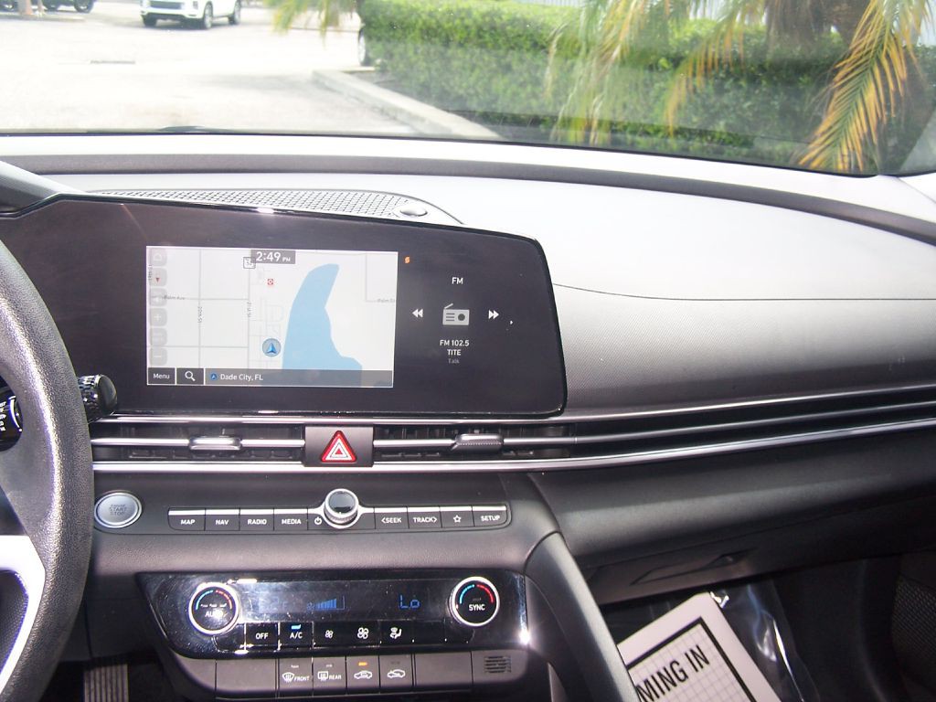2024 Hyundai Elantra Image 11