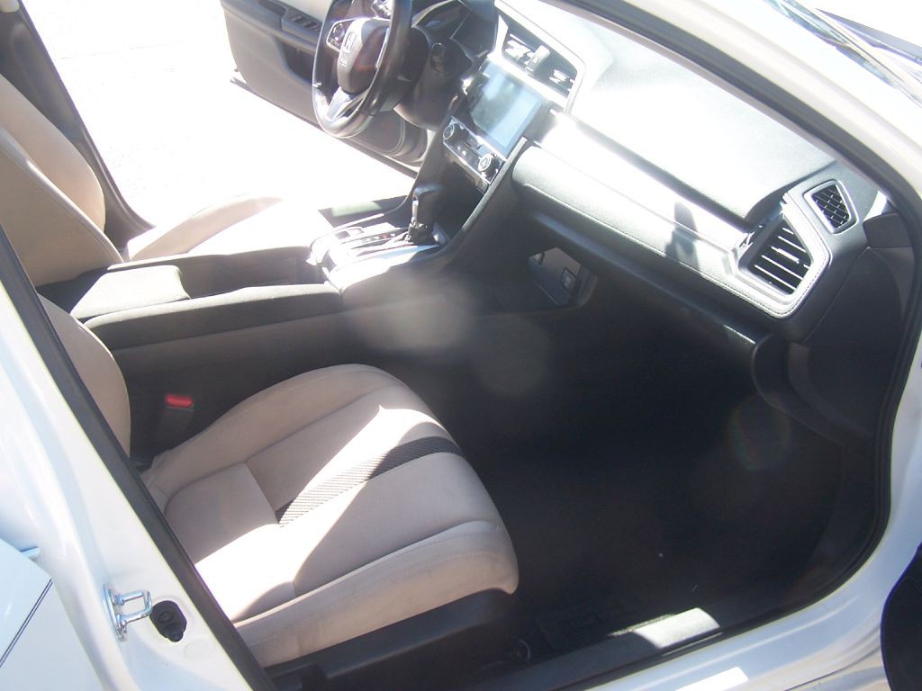 2018 Honda Civic Image 8
