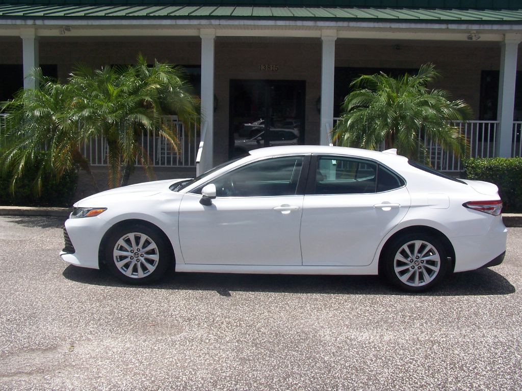 2019 Toyota Camry Image 1