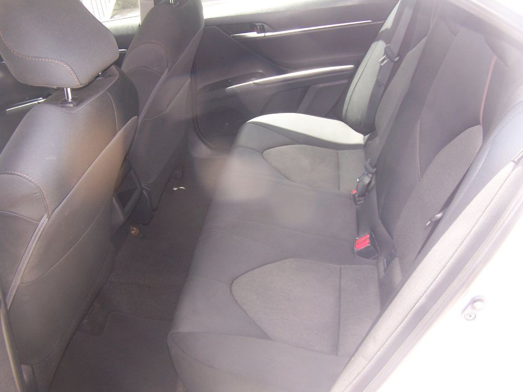 2019 Toyota Camry Image 7