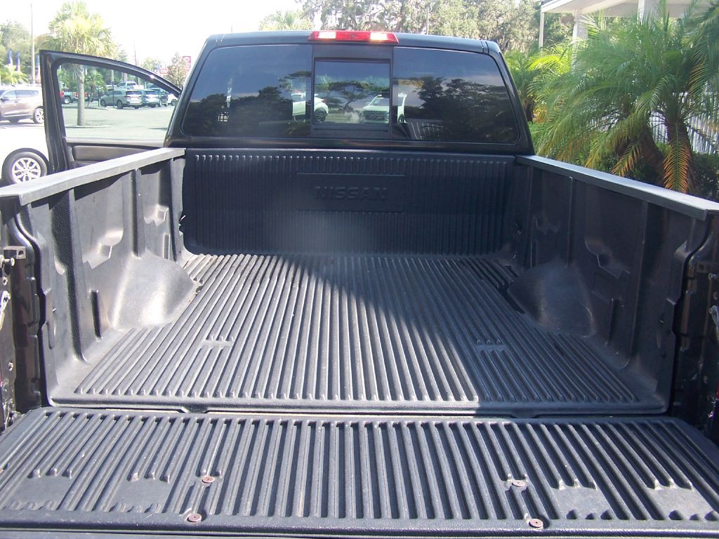 2015 Nissan Titan Image 10