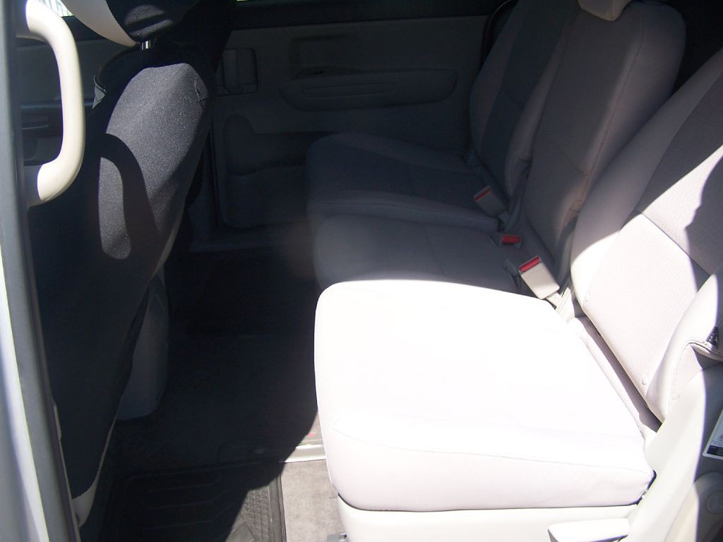 2017 Kia Sedona Image 7