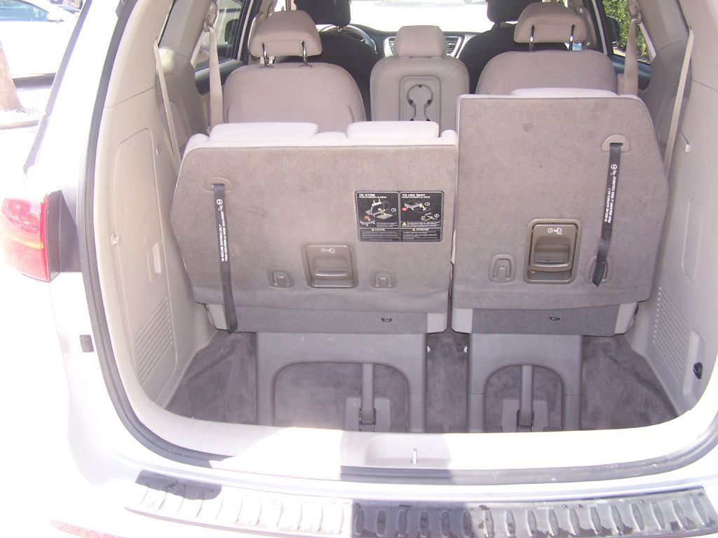 2017 Kia Sedona Image 12