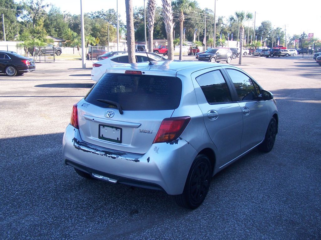 2015 Toyota Yaris Image 4