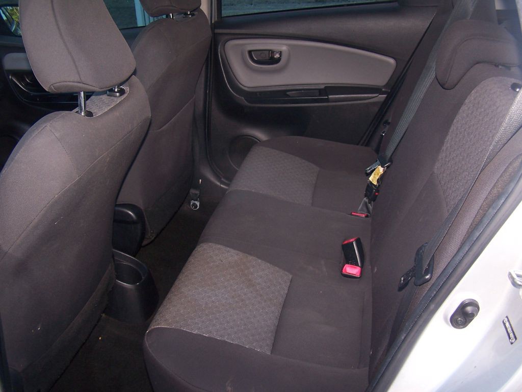 2015 Toyota Yaris Image 7