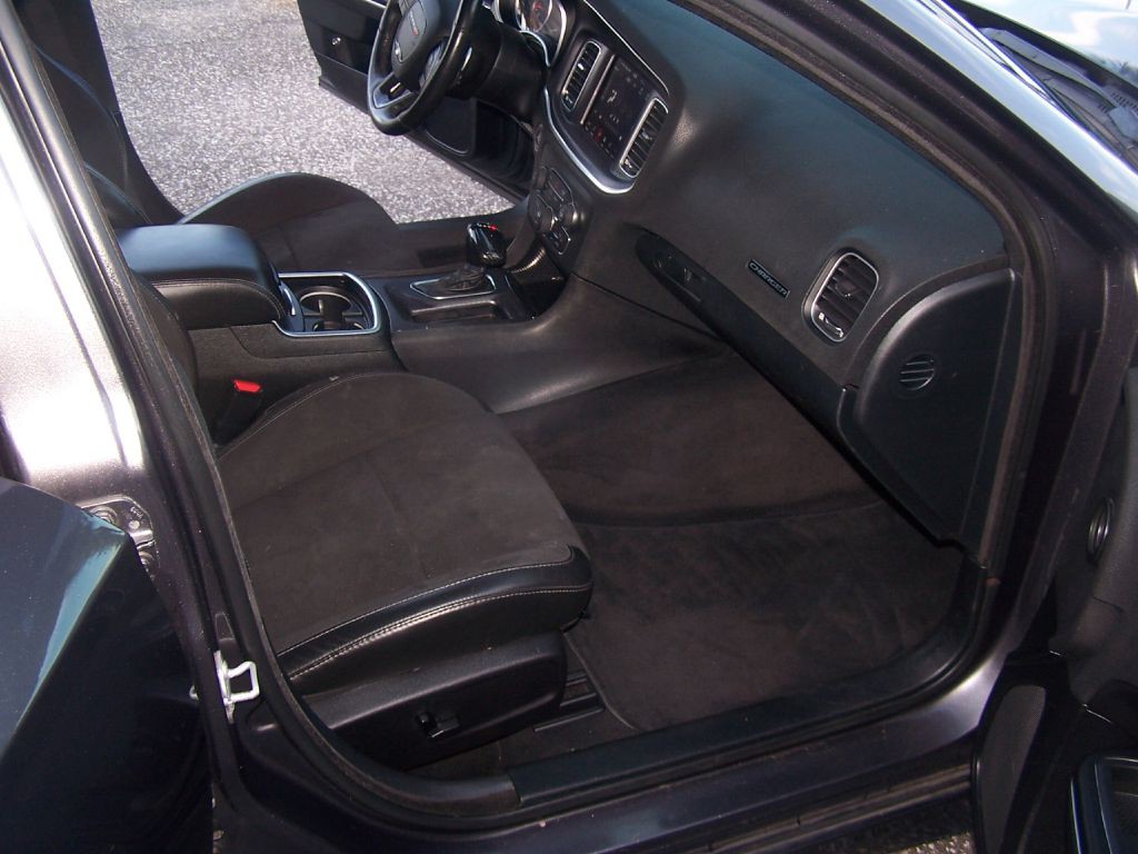 2018 Dodge Charger Image 8