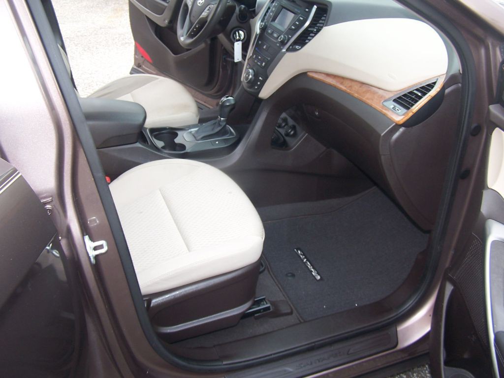 2015 Hyundai Santa Fe Image 9