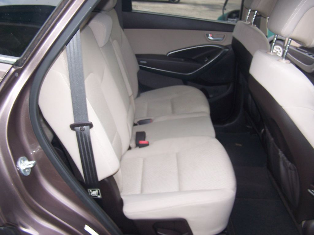 2015 Hyundai Santa Fe Image 10