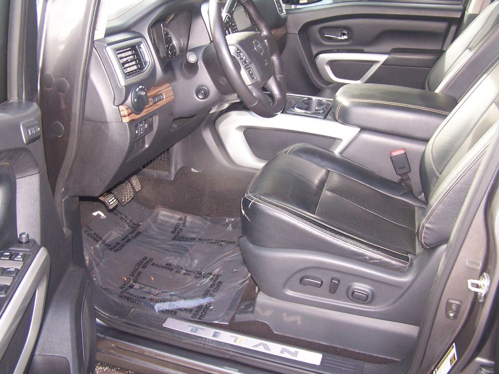 2018 Nissan Titan Image 6