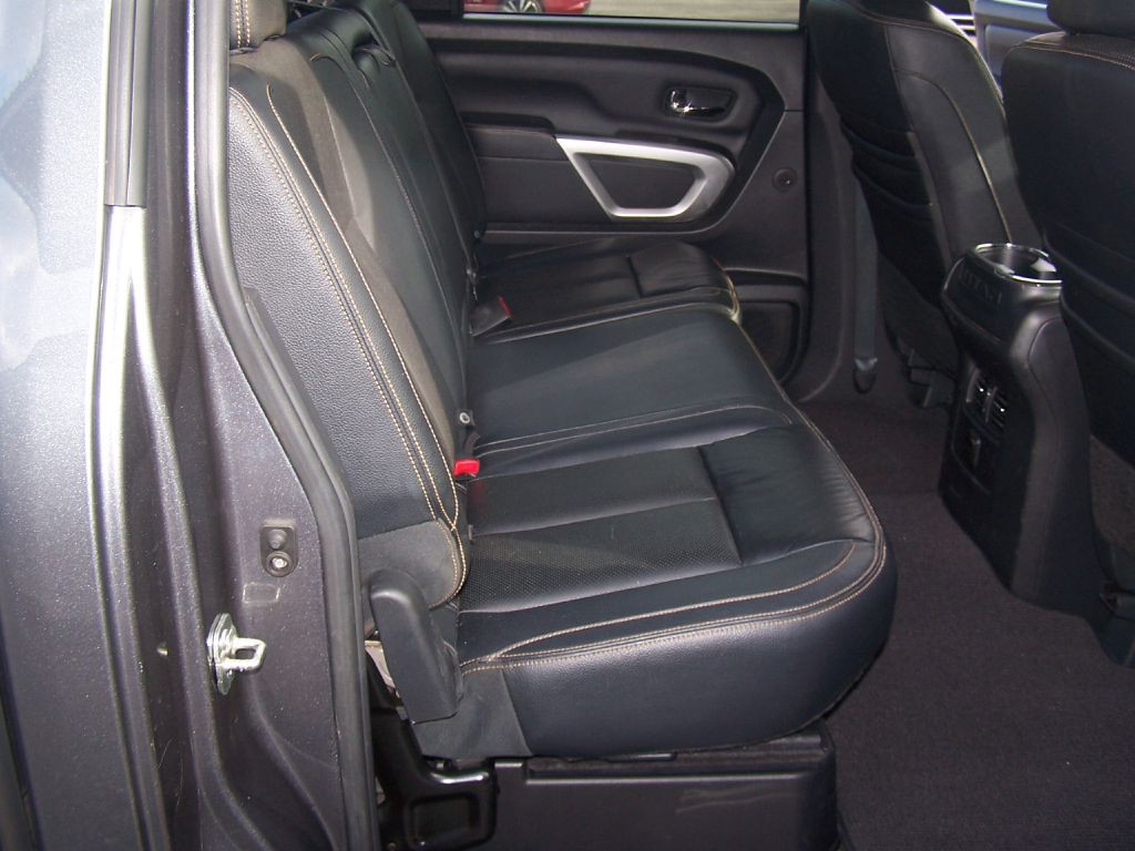 2018 Nissan Titan Image 9