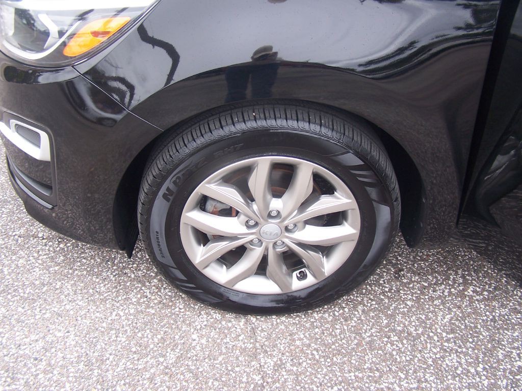 2019 Kia Sedona Image 17