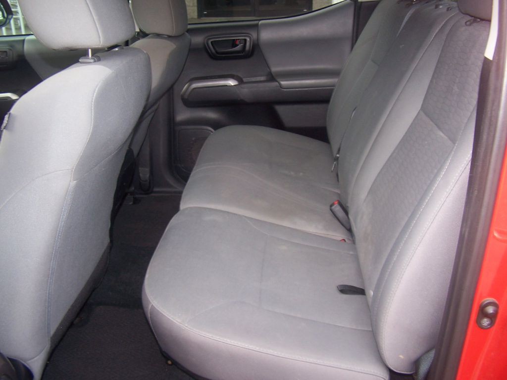 2016 Toyota Tacoma Image 7