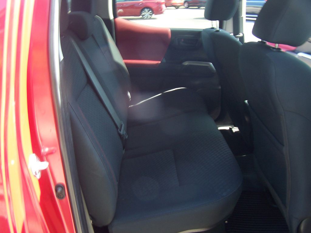 2022 Toyota Tacoma Image 9