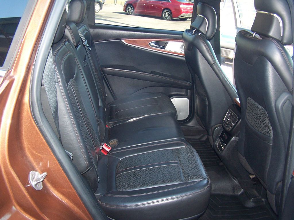 2019 Lincoln Nautilus Image 9