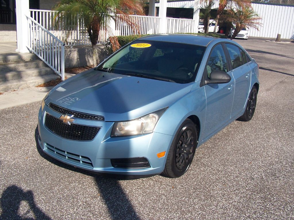 2011 Chevrolet Cruze Image 2
