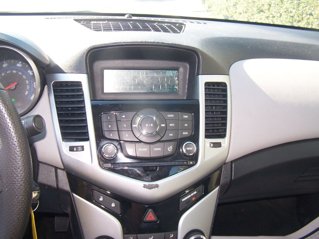 2011 Chevrolet Cruze Image 11