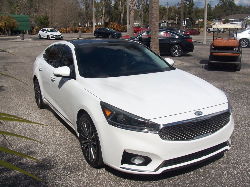 2017 Kia Cadenza Image 3