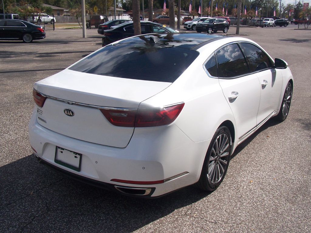 2017 Kia Cadenza Image 4