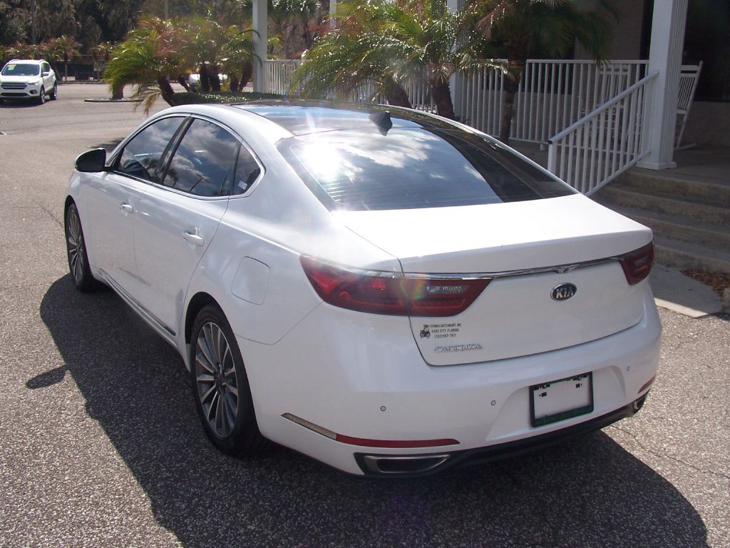 2017 Kia Cadenza Image 5