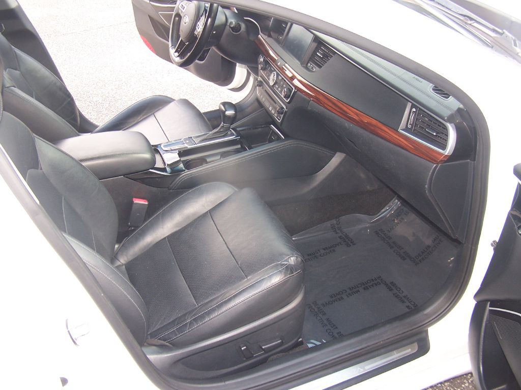 2017 Kia Cadenza Image 8