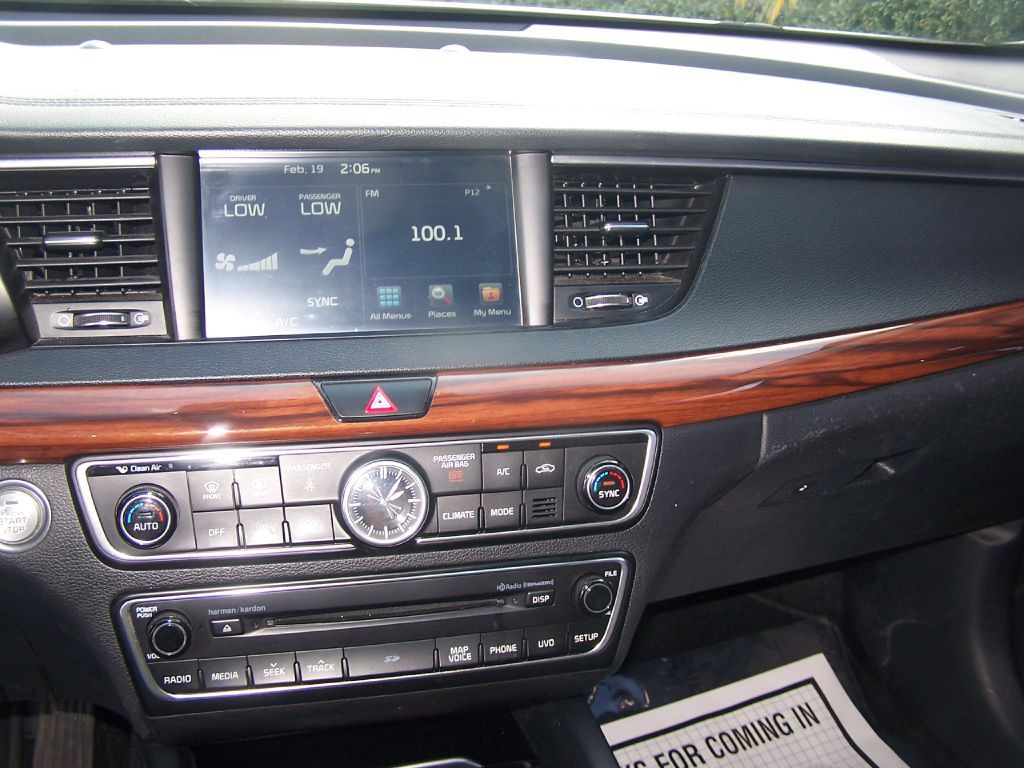 2017 Kia Cadenza Image 12