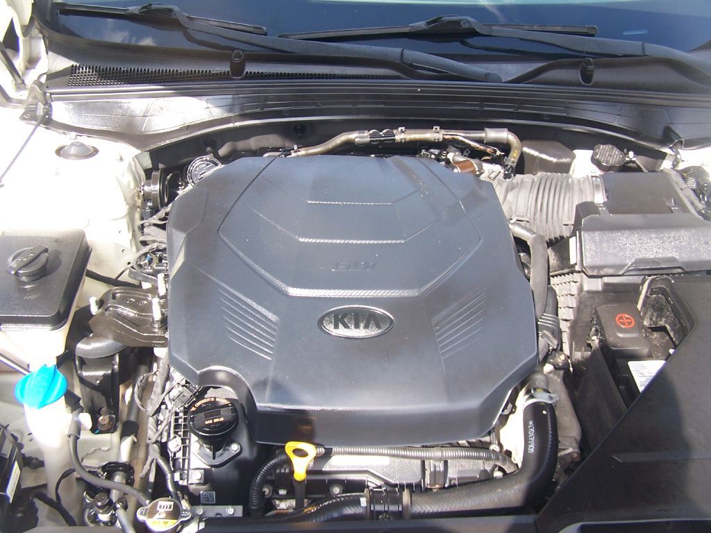 2017 Kia Cadenza Image 14