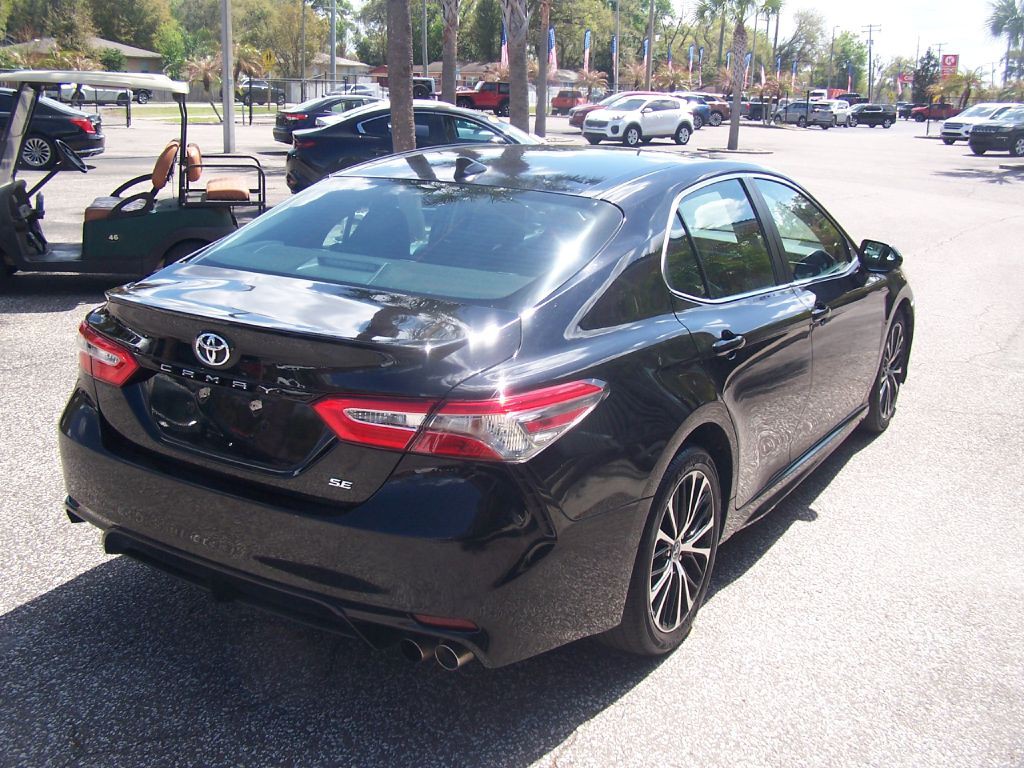 2019 Toyota Camry Image 4