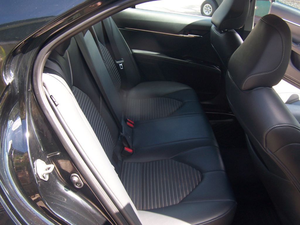 2019 Toyota Camry Image 9