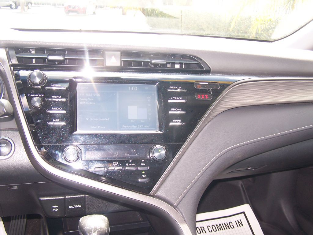 2019 Toyota Camry Image 12