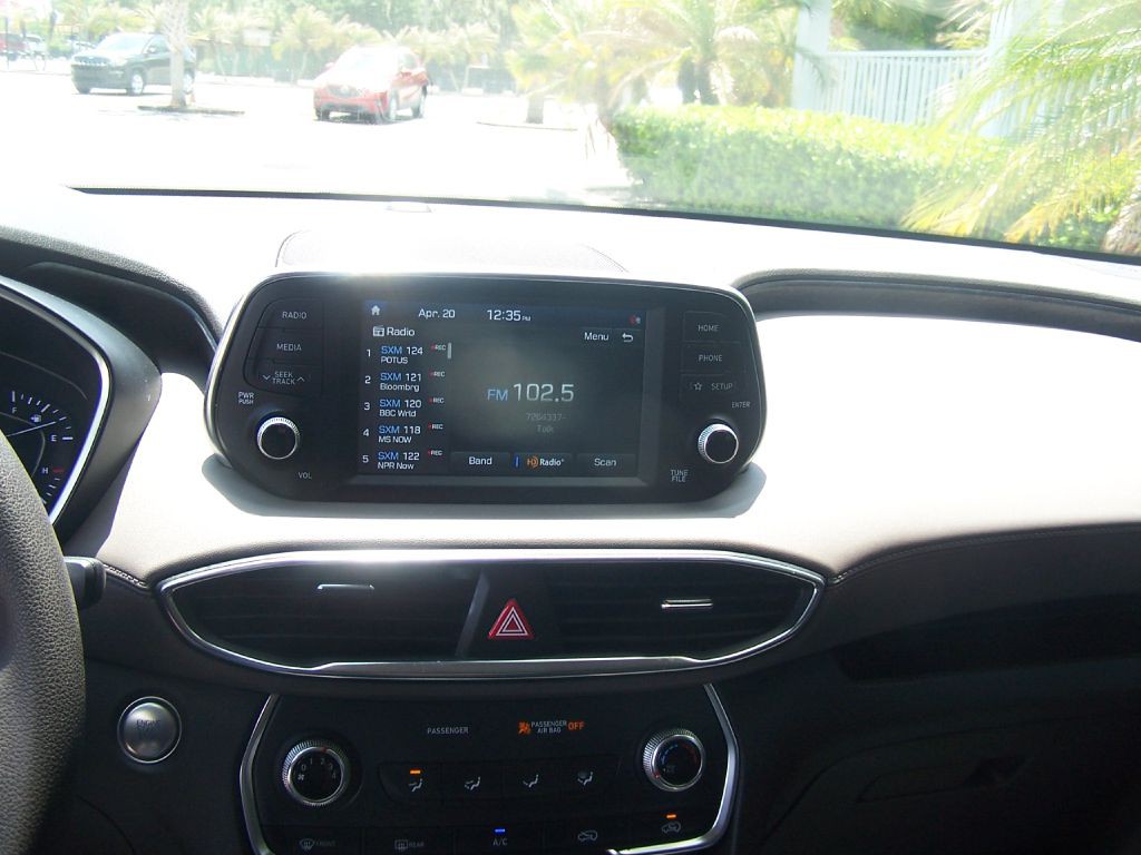 2020 Hyundai Santa Fe Image 12