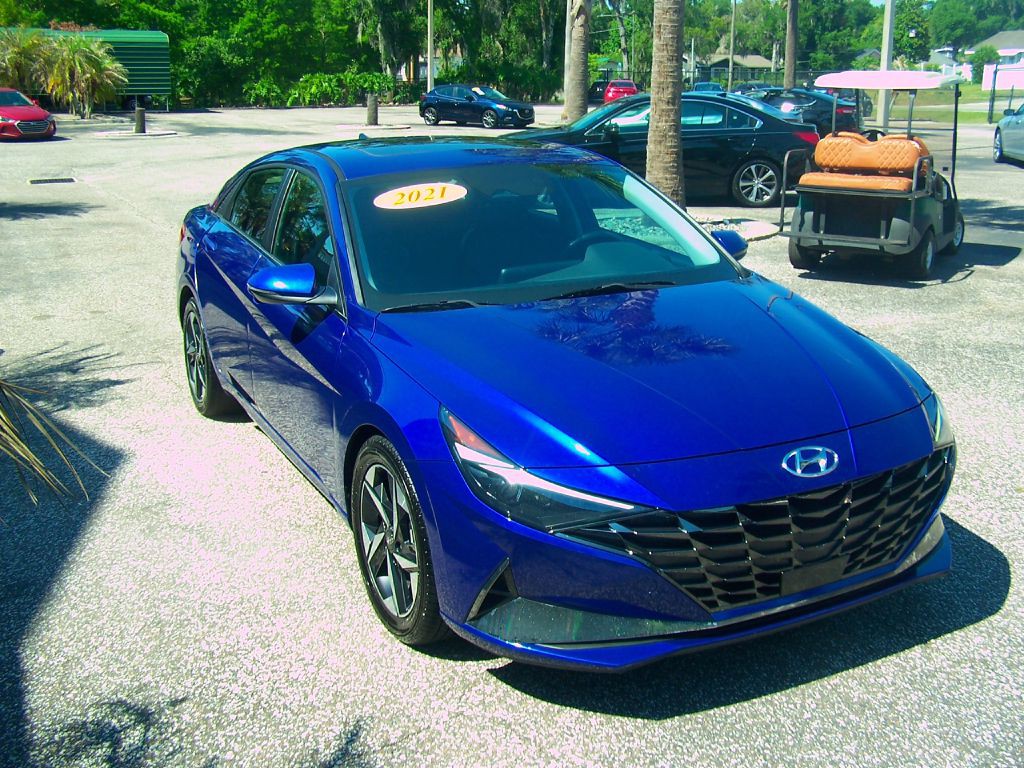 2021 Hyundai Elantra Image 3