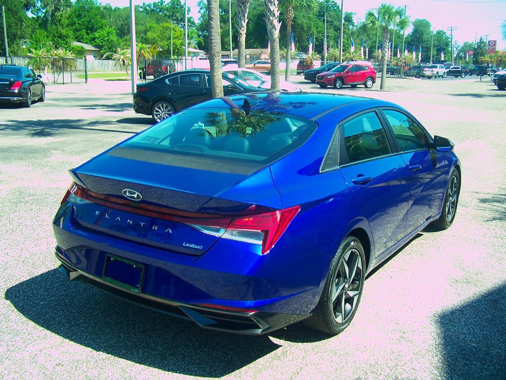 2021 Hyundai Elantra Image 4