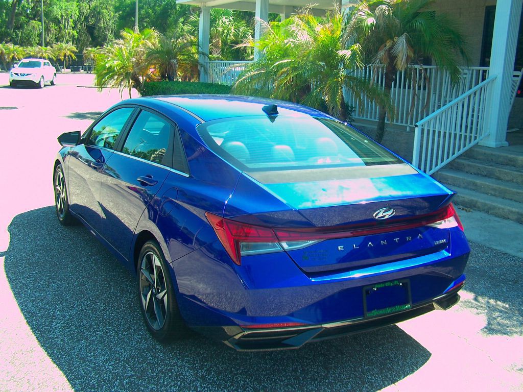 2021 Hyundai Elantra Image 5