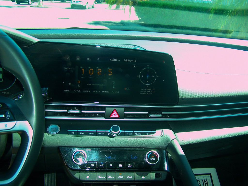 2021 Hyundai Elantra Image 12