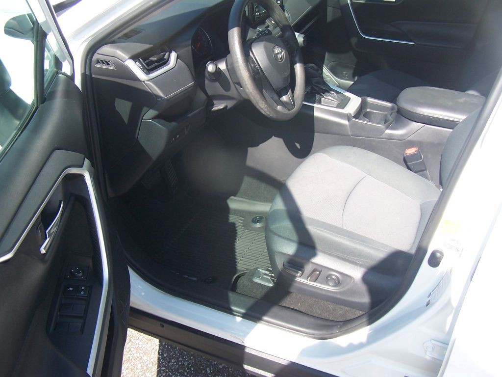 2020 Toyota Rav4 Image 6