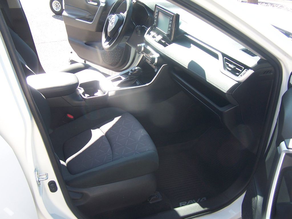 2020 Toyota Rav4 Image 8