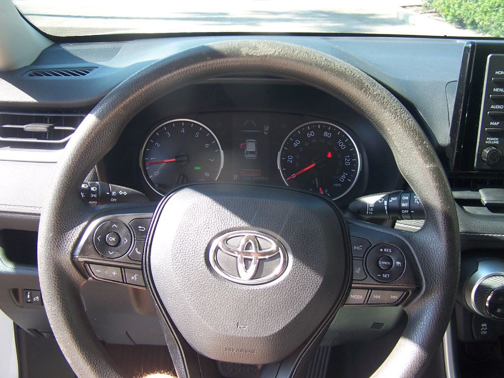 2020 Toyota Rav4 Image 11