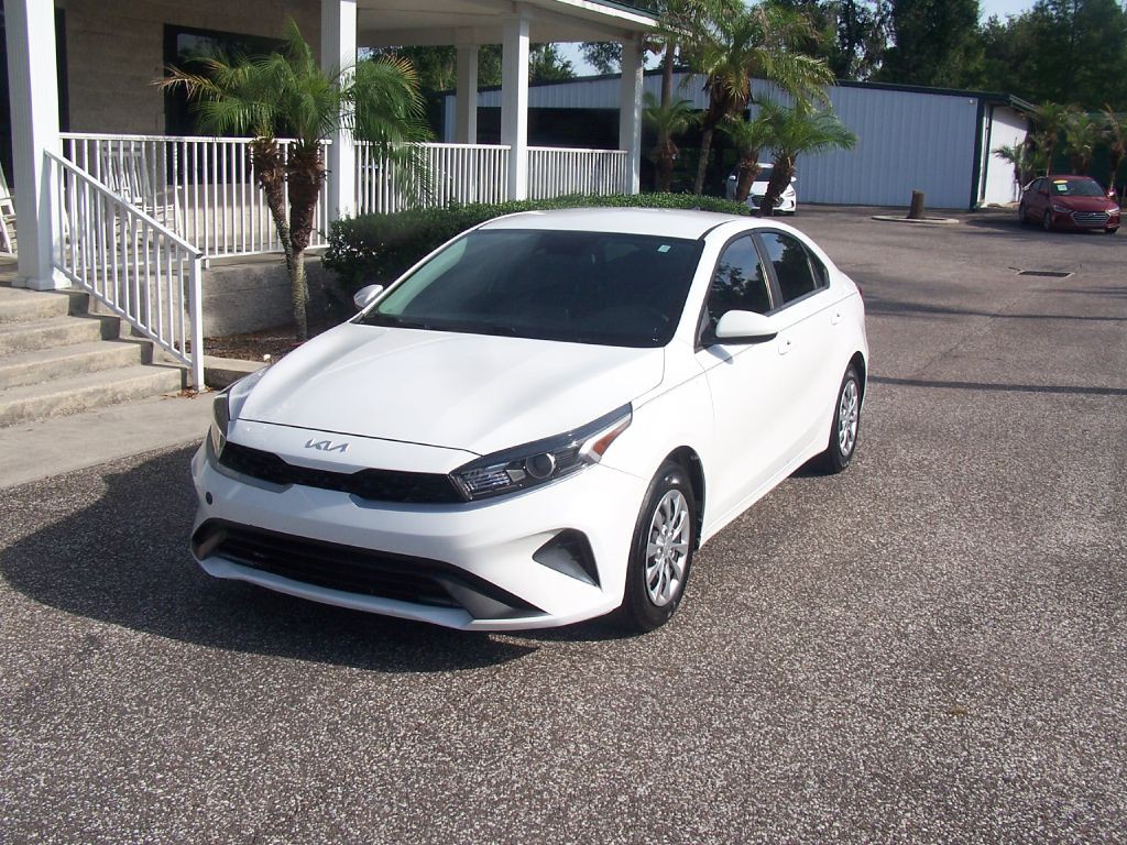 2023 Kia Forte Image 2