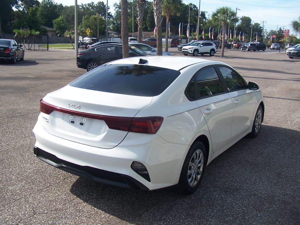 2023 Kia Forte Image 4