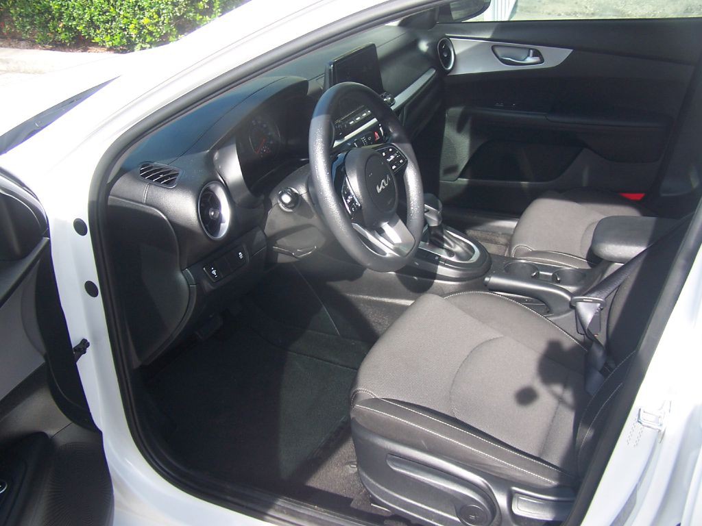2023 Kia Forte Image 6