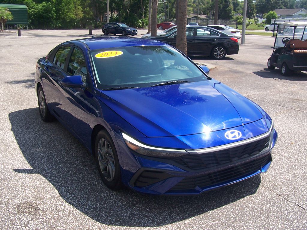 2024 Hyundai Elantra Image 3
