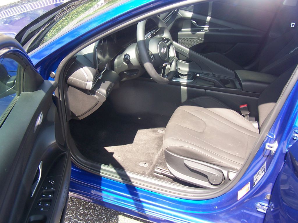 2024 Hyundai Elantra Image 6